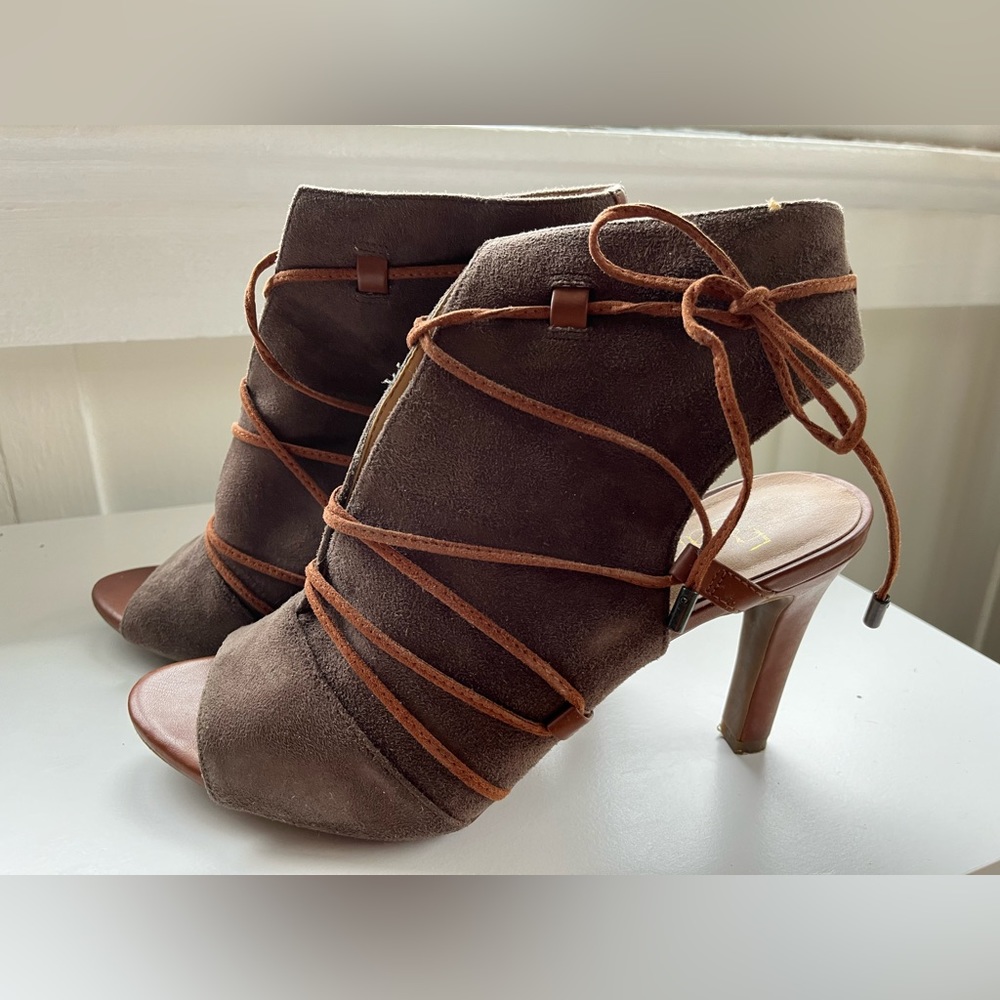 3.5” Franco Sarto Brown / Tan Suede Heels